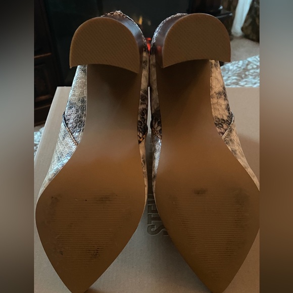 Stunning Steve Madden | Tristan Snake Skin Booties! - Picture 3 of 5